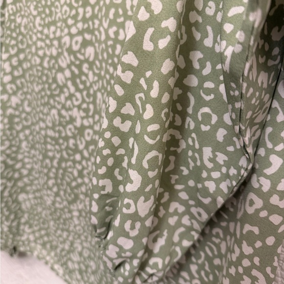 SHEIN Olive Leopard Print Long Sleeve Top - Picture 5 of 6